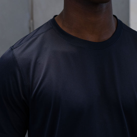 M-Performance-T-Shirt-aus-rPET-Sportbekleidung-Black-Detail