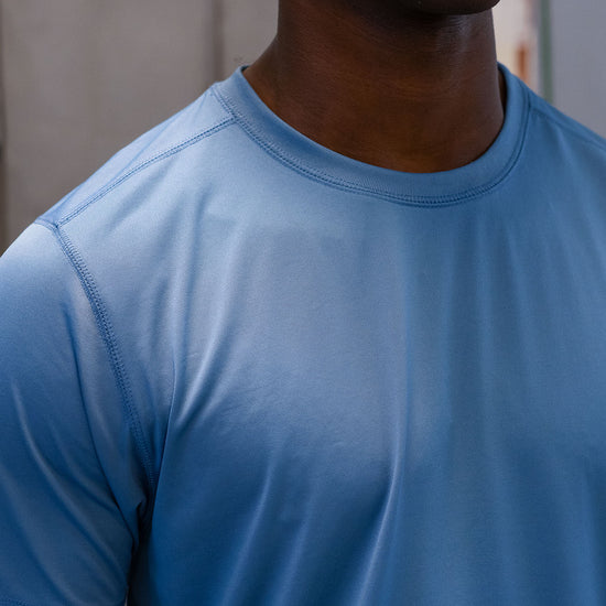 M-Performance-T-Shirt-aus-rPET-Sportbekleidung-Dusty-Indigo-Detail