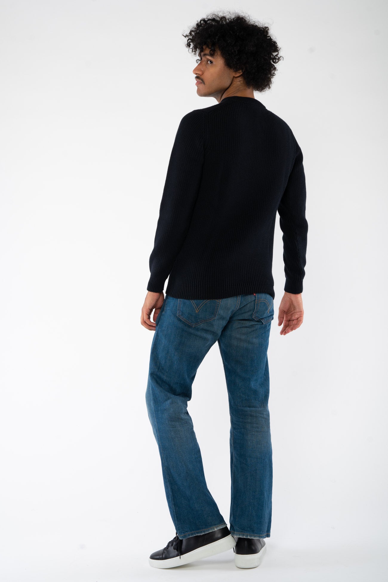 M-RAVI-Strickpullover-Nachhaltige-Sweatshirt-Pulli-Black-Hinten