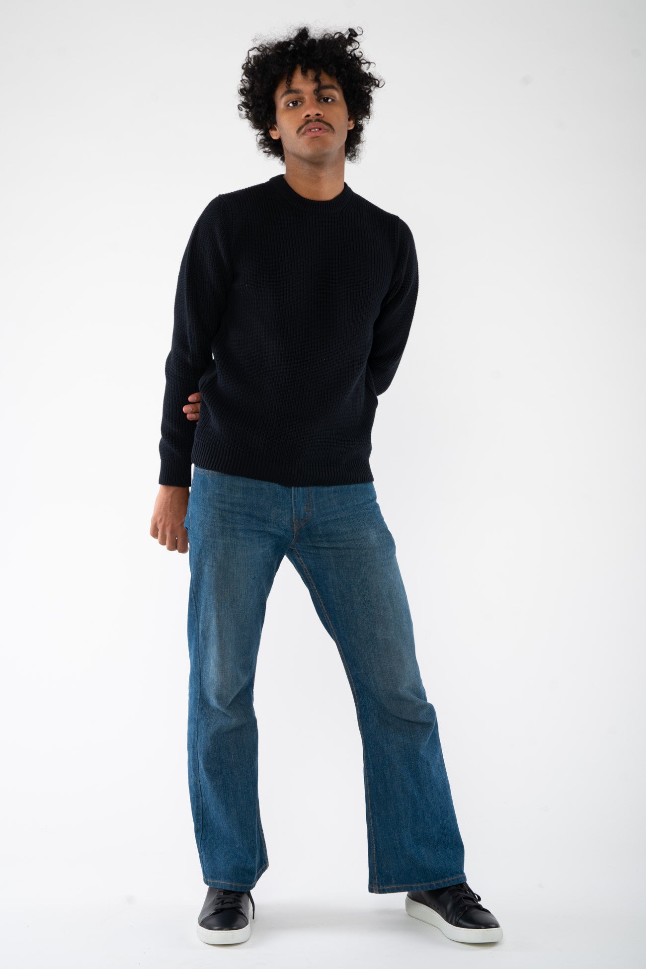 M-RAVI-Strickpullover-Nachhaltige-Sweatshirt-Pulli-Black-Vorne