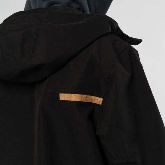 M-Regenjacke-aus-recyceltem-Polyester-Naturmode-Meteorite-Black-Hinten