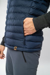 M-STJM836-Steppweste-aus-Recyceltes-Polyester-Fair-Trade-Herren-ELAGABO-French-Navy-Detail