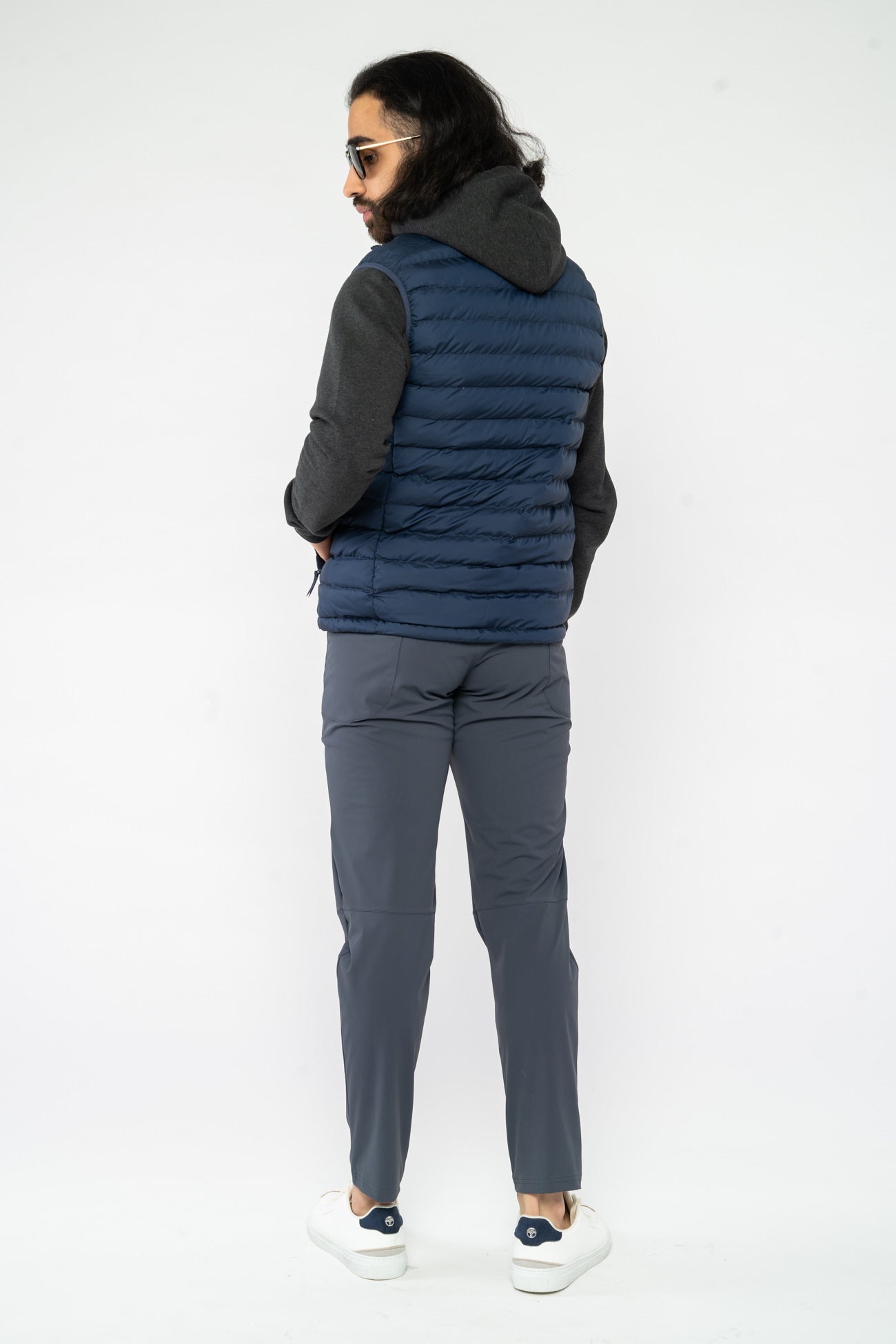 M-STJM836-Steppweste-aus-Recyceltes-Polyester-Fair-Trade-Herren-ELAGABO-French-Navy-Hinten