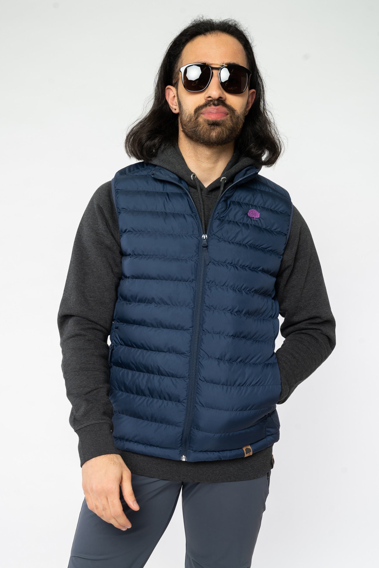M-STJM836-Steppweste-aus-Recyceltes-Polyester-Fair-Trade-Herren-ELAGABO-French-Navy-Vorne2