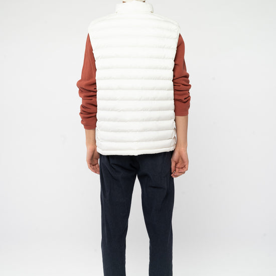 M-STJM836-Steppweste-aus-Recyceltes-Polyester-Fair-Trade-Herren-ELAGABO-Off-White-inten