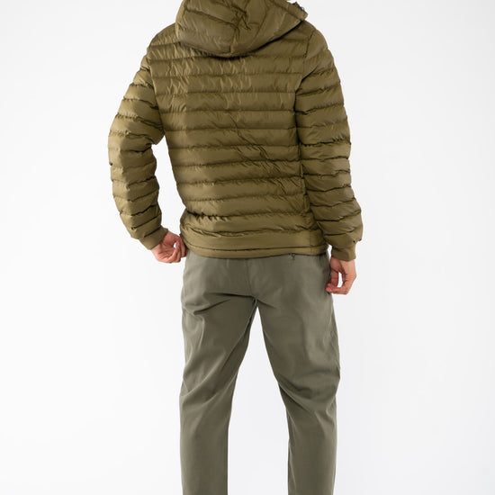 M-STJM837-Lange-Daunenjacke-aus-Recyceltem-Polyester-Bio-Mode-PONYES-British-Khaki-Hinten