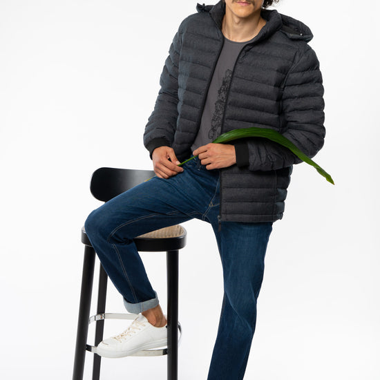 M-STJM889-Weiche-Daunenjacke-aus-Recyceltem-Polyester-Natur-Mode-KARAMAO-Dark-Heather-Grey-Style