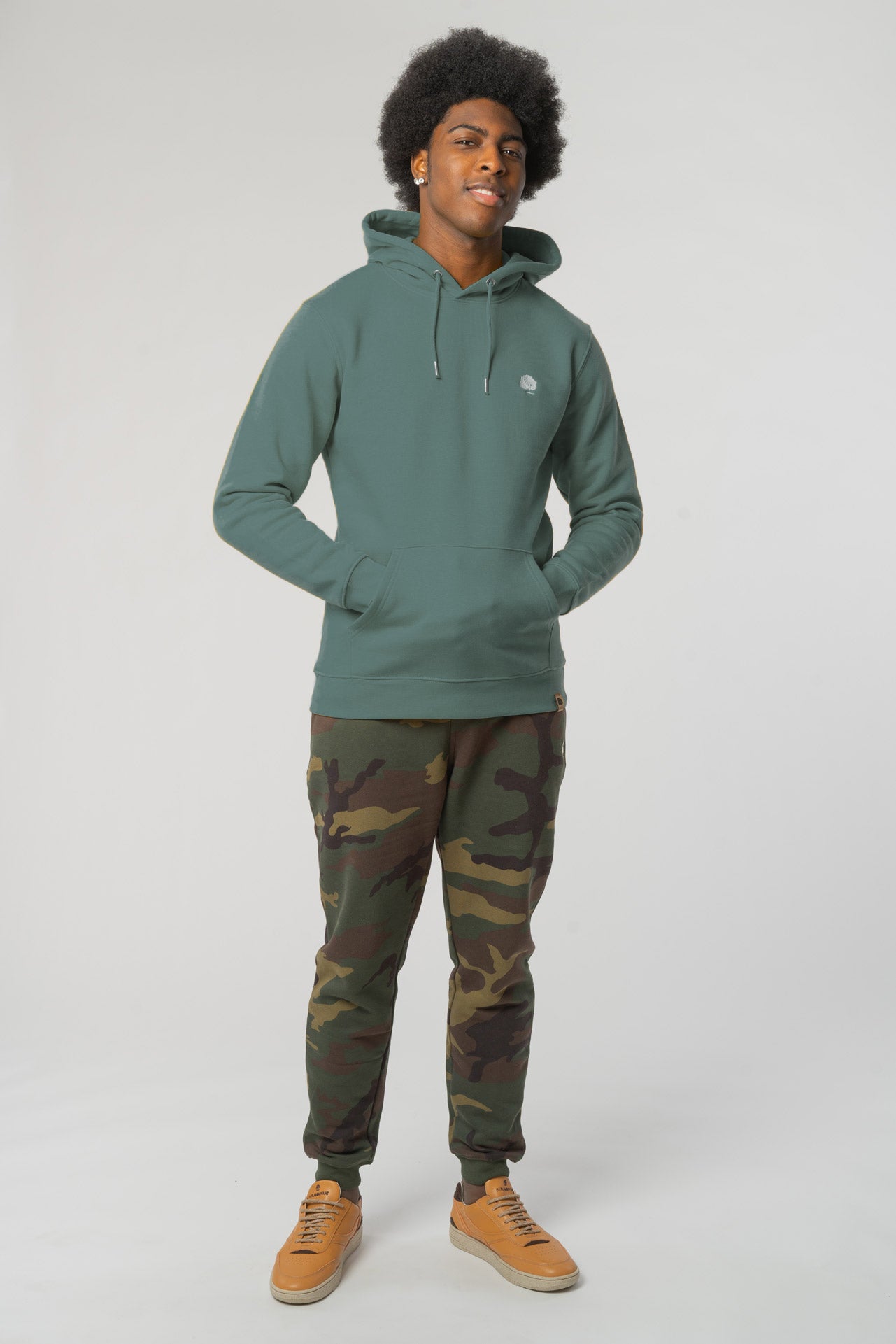 M-STSU177-Standard-Hoodie-aus-Bio-Baumwolle-Bio-Sweatshirts-IPERIO-Green-Bay-Fullybody