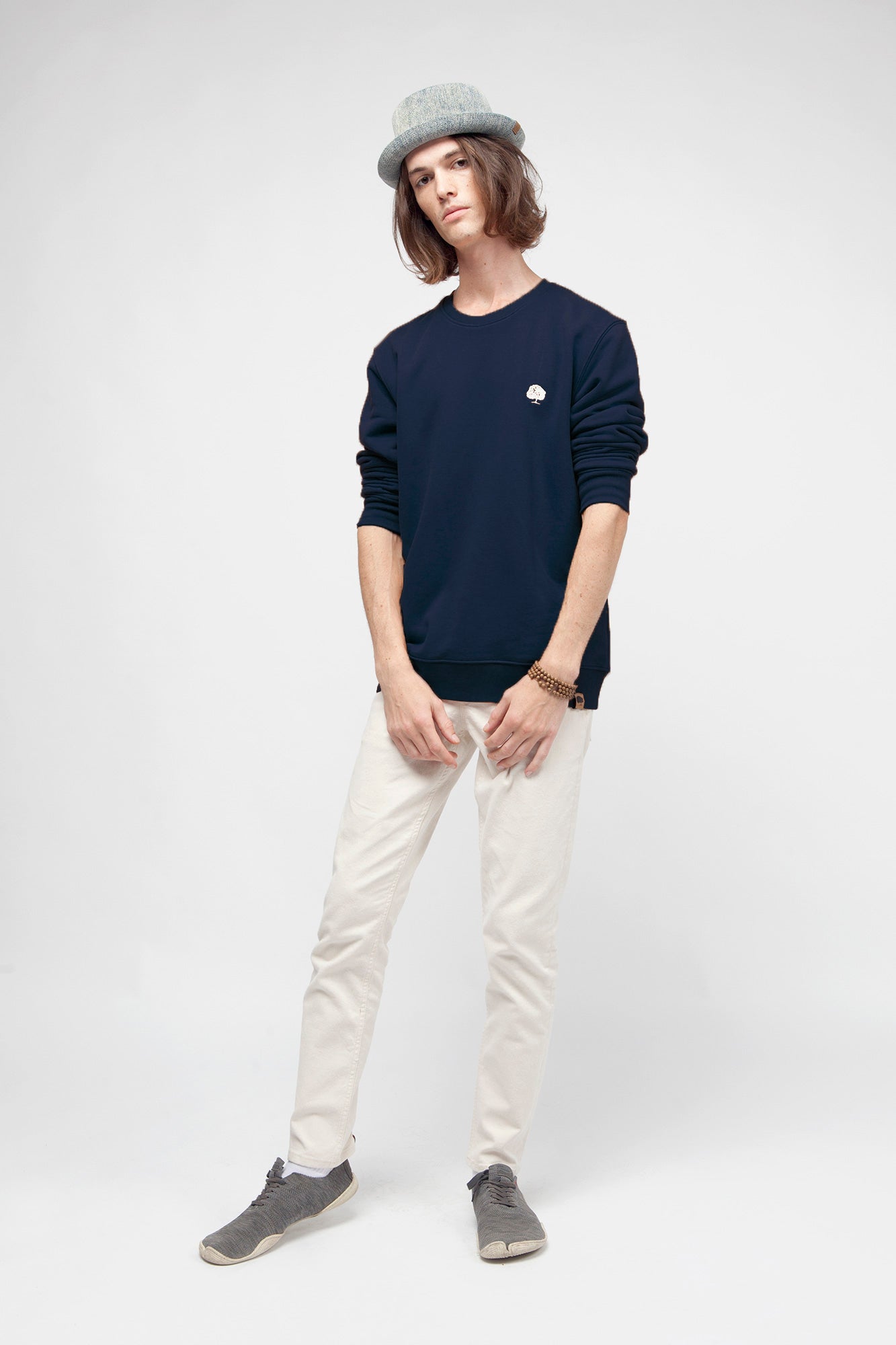 M-STSU178-Standard-Sweatshirt-aus-Bio-Baumwolle-Zertifizierte-Mode-CUCUNA-French-Navy-Vorne2