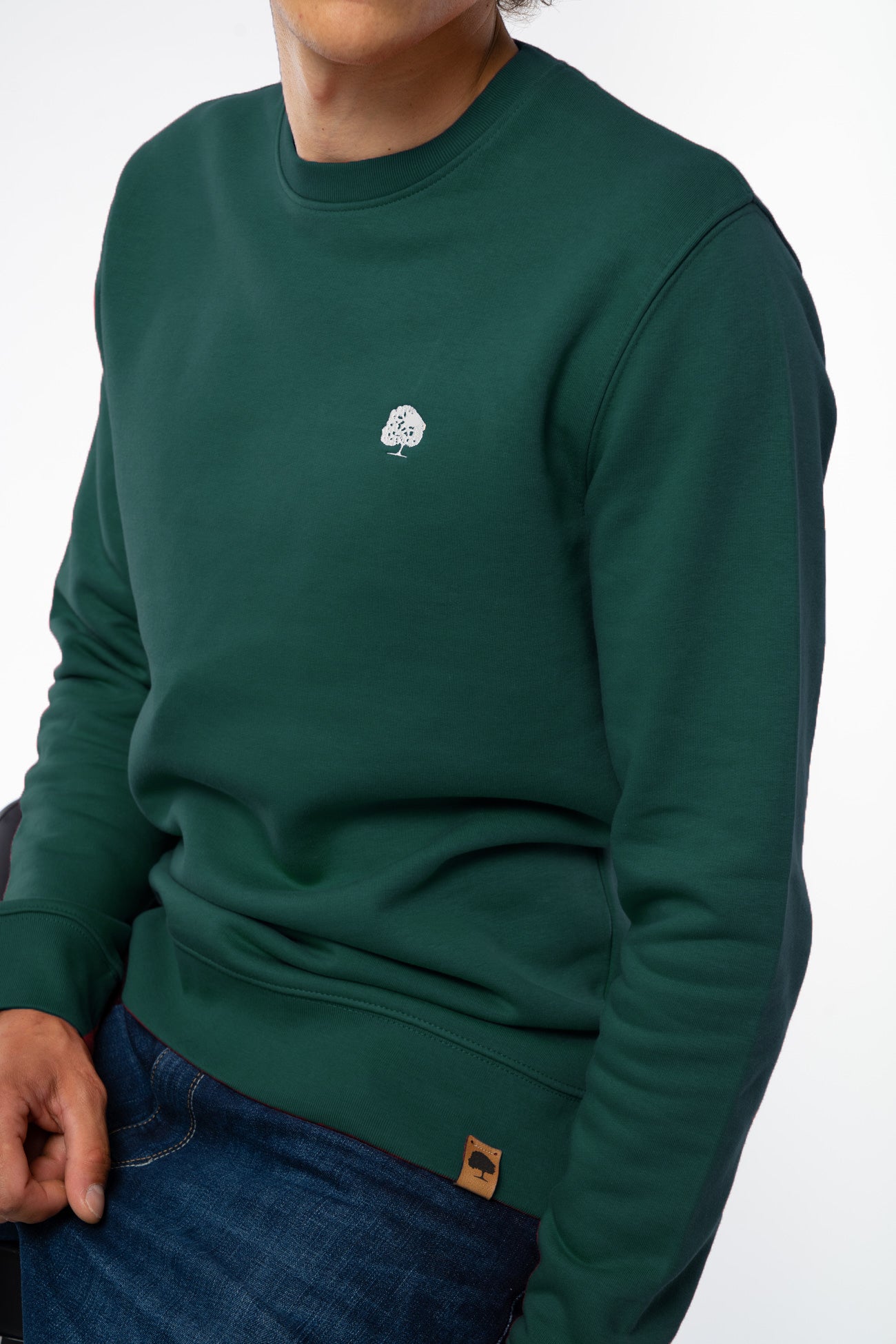 M-STSU178-Standard-Sweatshirt-aus-Bio-Baumwolle-Zertifizierte-Mode-CUCUNA-Glazed-Green-Detail