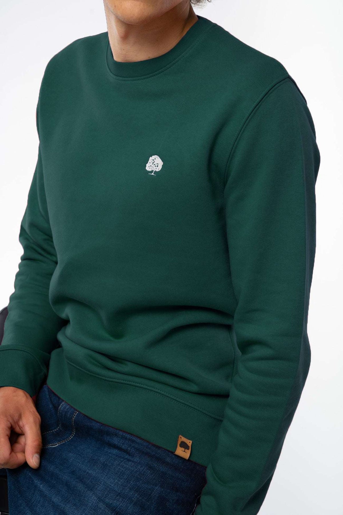 M-STSU178-Standard-Sweatshirt-aus-Bio-Baumwolle-Zertifizierte-Mode-CUCUNA-Glazed-Green-Detail