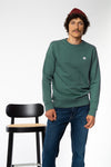 M-STSU178-Standard-Sweatshirt-aus-Bio-Baumwolle-Zertifizierte-Mode-CUCUNA-Green-Bay-Vorne