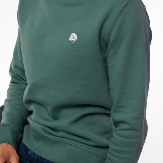 M-STSU178-Standard-Sweatshirt-aus-Bio-Baumwolle-Zertifizierte-Mode-CUCUNA-Green-Bay-Vorne3