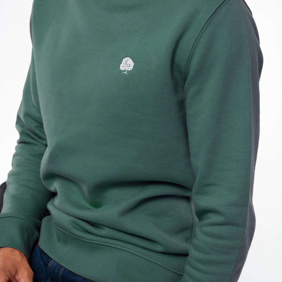 M-STSU178-Standard-Sweatshirt-aus-Bio-Baumwolle-Zertifizierte-Mode-CUCUNA-Green-Bay-Vorne3