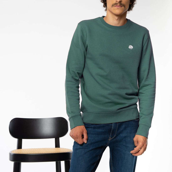 M-STSU178-Standard-Sweatshirt-aus-Bio-Baumwolle-Zertifizierte-Mode-CUCUNA-Green-Bay-Vorne
