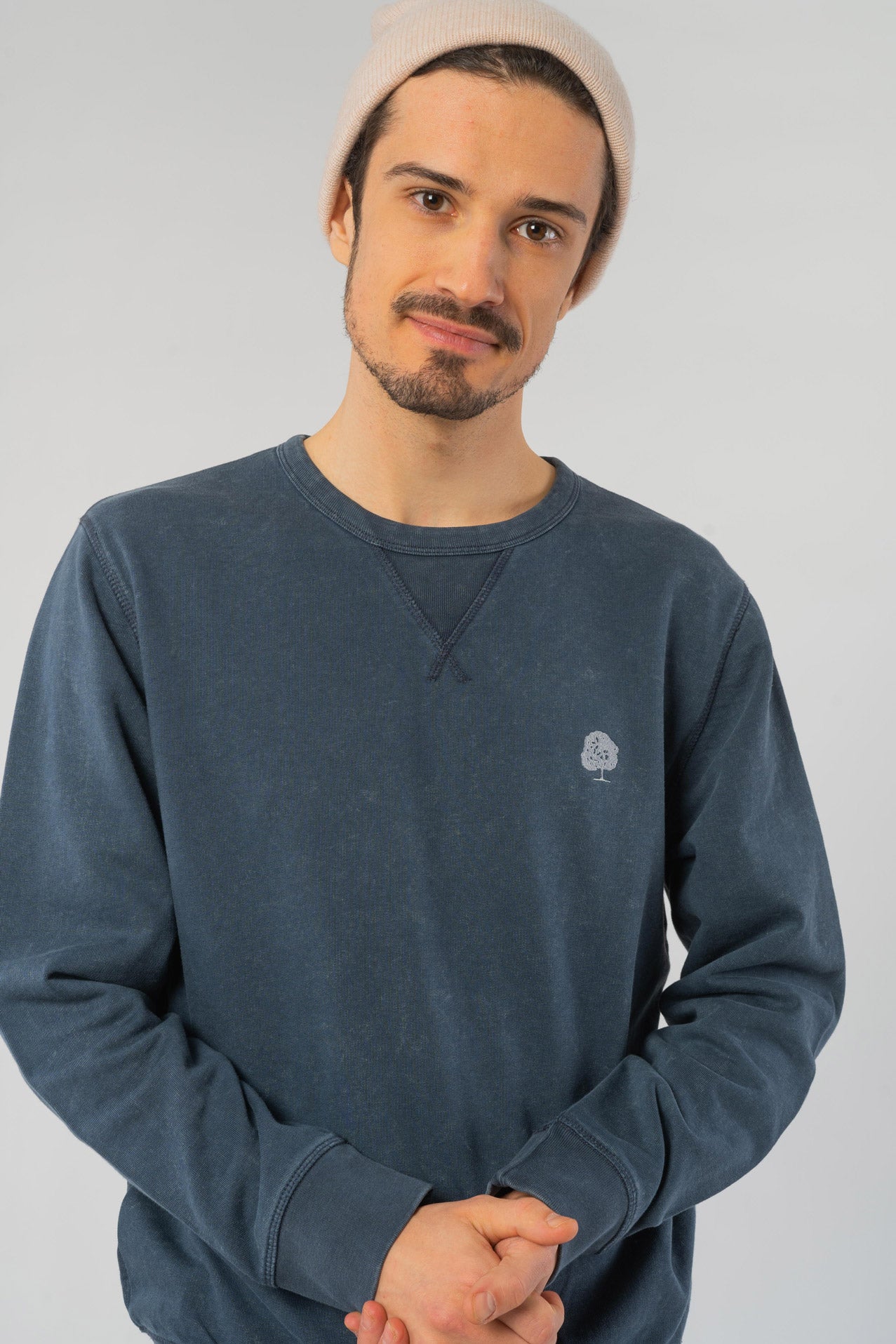 M-STSU720-Einzigartiger-Vintage-Sweater-aus-Bio-Baumwolle-Bio-Baumwoll-Kleidung-Herren-UNITAS-Garment-Dyed-Aged-India-Ink-Grey-Vorne1