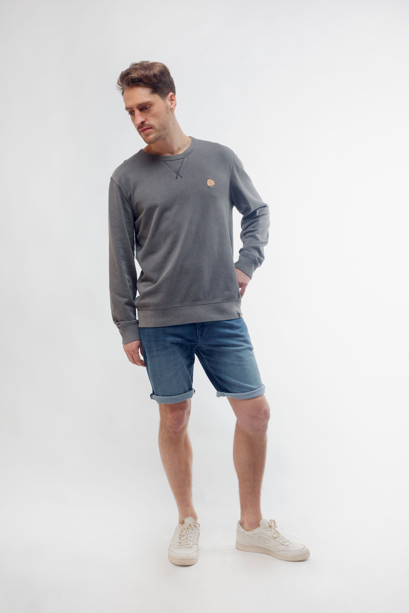 M-STSU720-Nachhaltiges-Vintage-Sweatshirt-Mid-Anthracite-Vorne