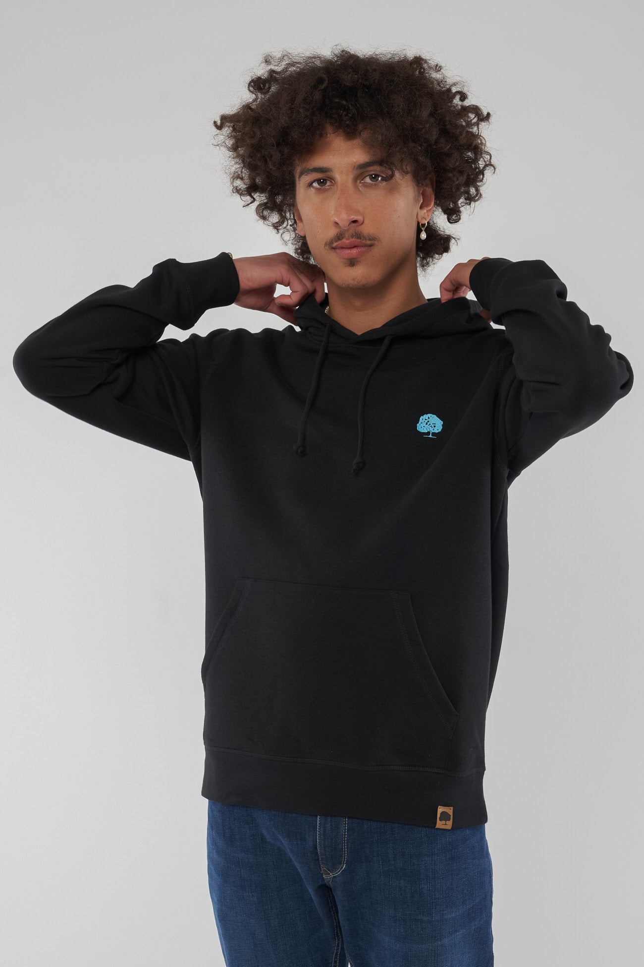 M-STSU812-Maenner-Leichrer-Bio-Hoodie-Black-VorneXbMNmOQPEtZes