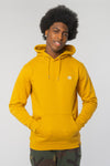 M-STSU822-Standard-Hoodie-aus-Bio-Baumwolle-Oeko-Fashion-Herren-TIMAEUS-Ochre-Vorne2