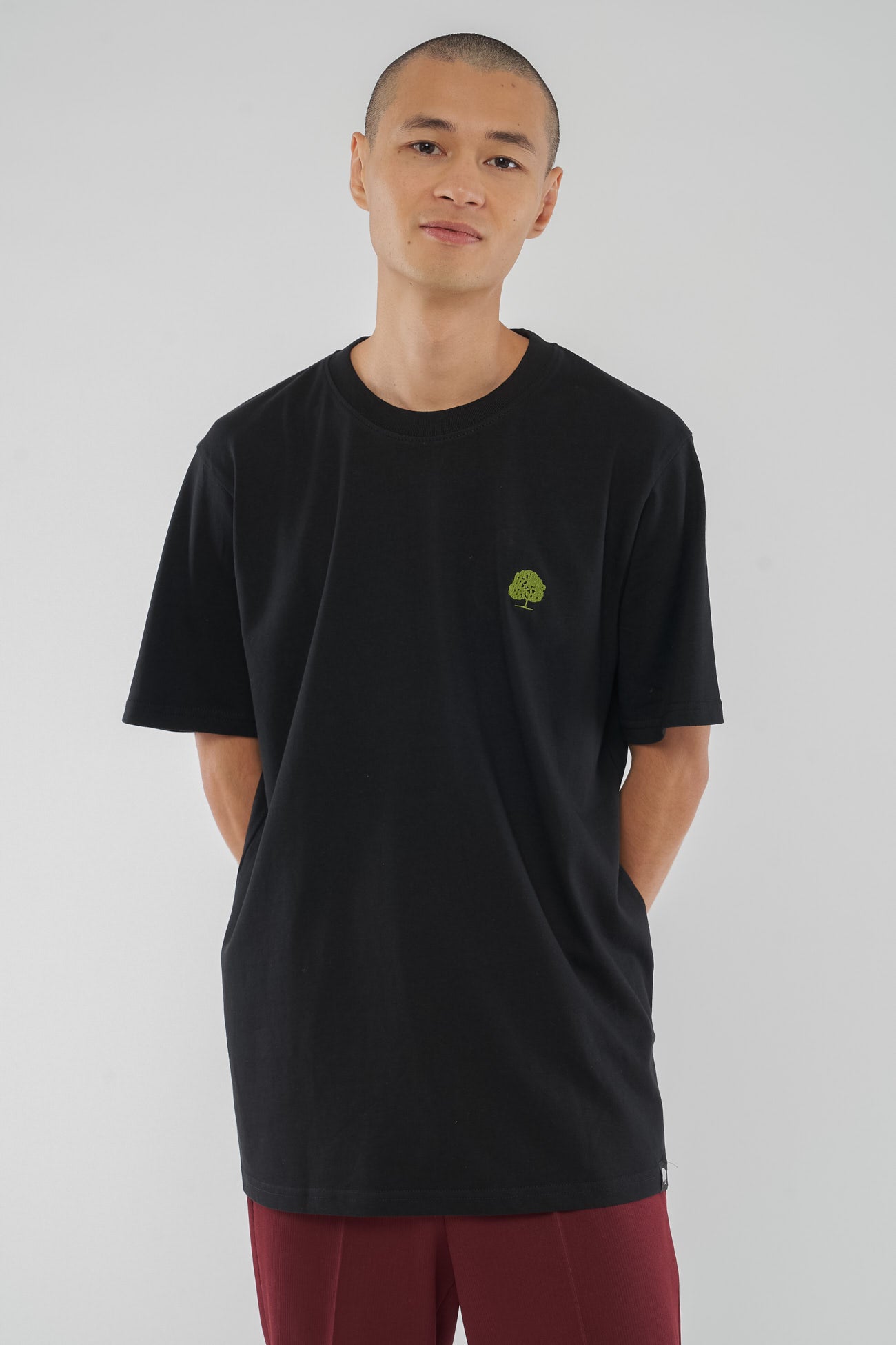 M-STTM559-Heavy-T-Shirt-mit-edler-Stickerei-Black-Vorne