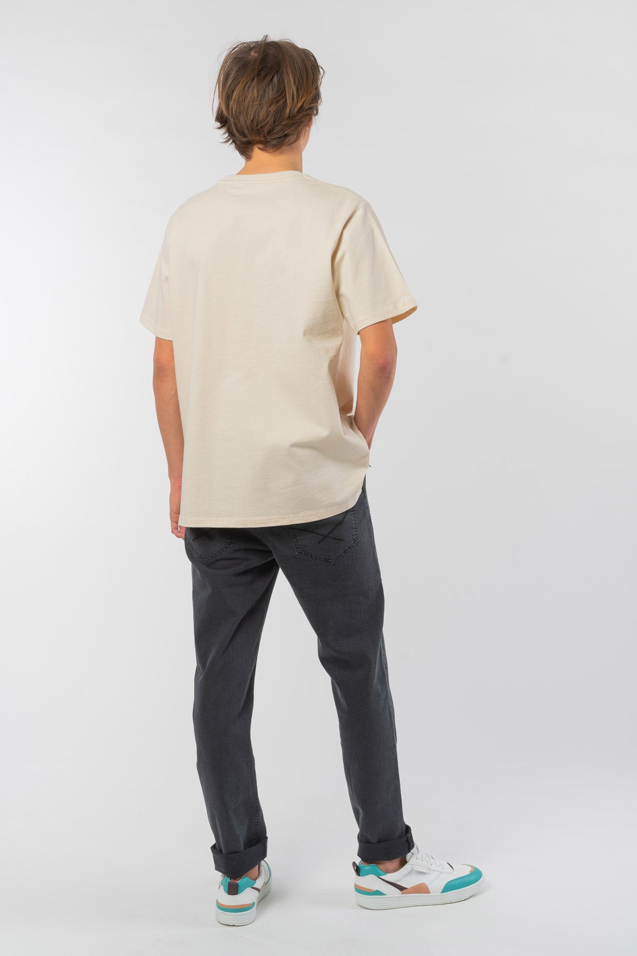 M-STTM559-Heavy-T-Shirt-mit-edler-Stickerei-fuer-aus-Bio-Baumwolle-Natur-Mode-Herren-SAHAN-Natural-Raw-Vorne1