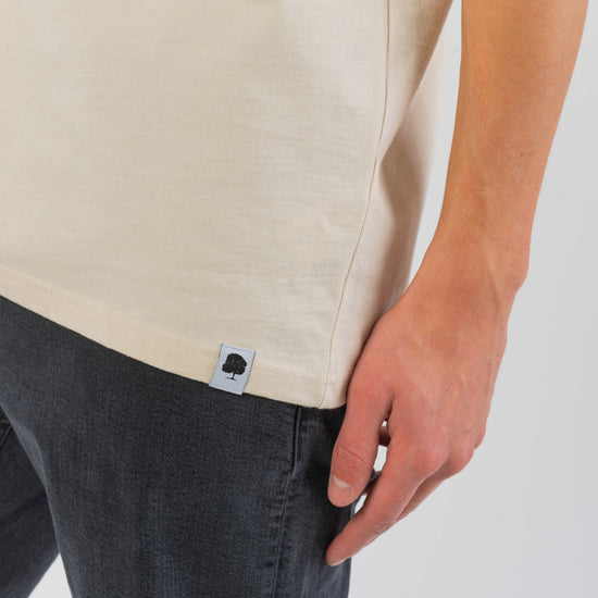 M-STTM559-Heavy-T-Shirt-mit-edler-Stickerei-fuer-aus-Bio-Baumwolle-Natur-Mode-Herren-SAHAN-Natural-Raw-Vorne3