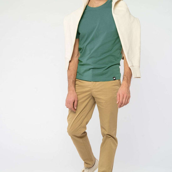 M-STTU169-Basic-T-Shirt-aus-Bio-Baumwolle-Mode-Online-Shop-LAREX-Green-Bay-Vorne2