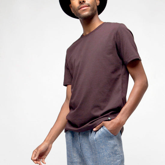 M-STTU169-Basic-T-Shirt-aus-Bio-Baumwolle-Mode-Online-Shop-LAREX-Red-Brown-Vorne3