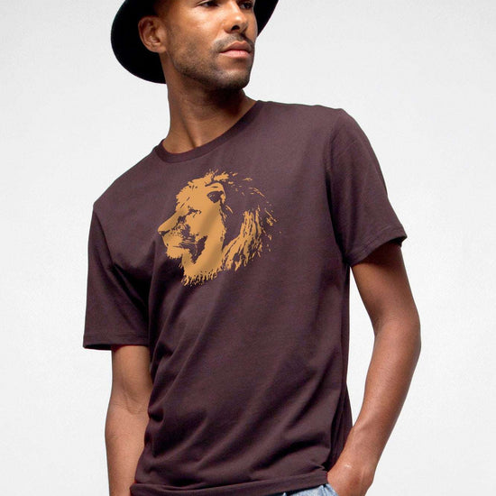 M-STTU169-T-Shirt-aus-Bio-Baumwolle-mit-Druck-Lion-Red-Brown-Model