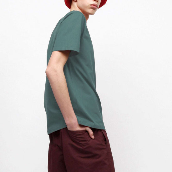 M-STTU171-Heavy-T-Shirt-mit-Stickerei-aus-Bio-Baumwolle-Mode-Oekologisch-YUCIO-Green-Bay-Seite