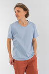 M-STTU647-T-Shirt-mit-offenem-Saum-aus-Bio-Baumwolle-Naturmode-Online-Herren-SENECA-Serene-Blue-Vorne2