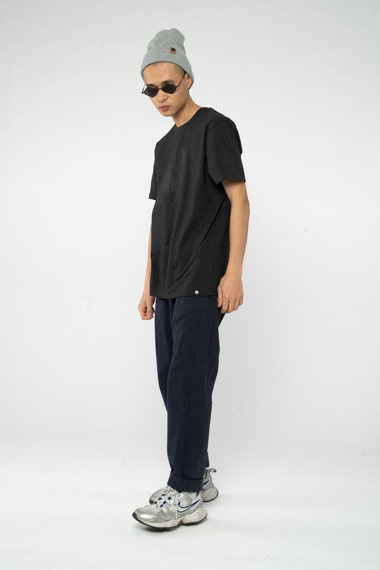 M-STTU755-Crab-Dark-Heather-Grey-full