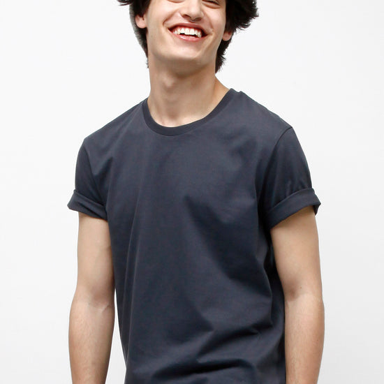 M-STTU755-Larix-Bio-Standard-T-Shirt-Fair-Trade-India-Ink-Grey-Detail