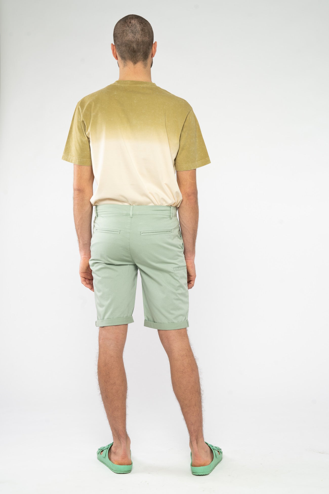 M-STTU759-Tie-Dye-T-Shirt-Maenner-Olive-Oil-Hinten