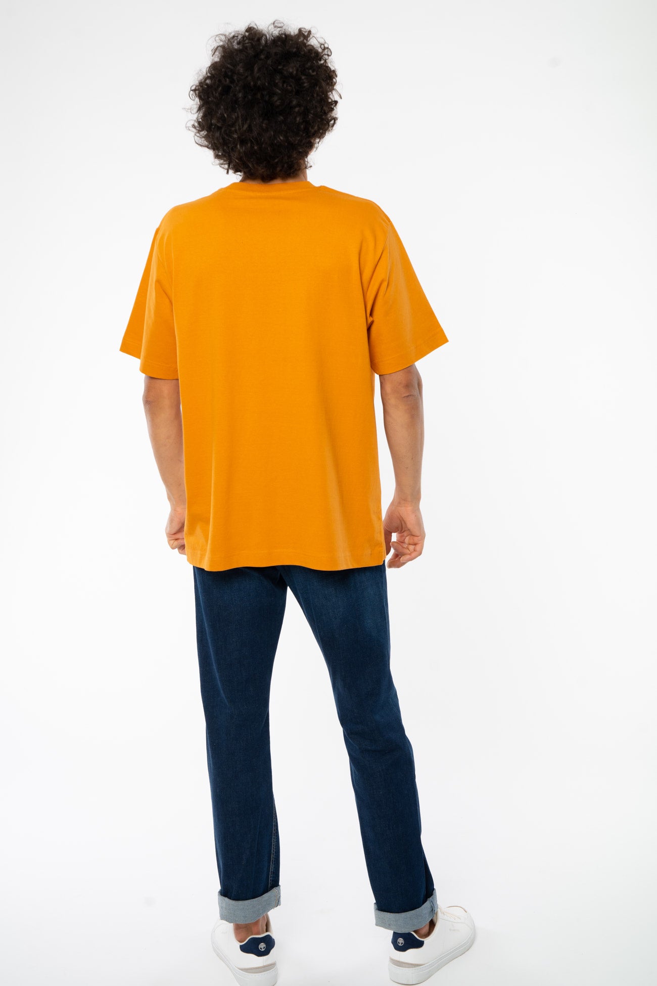 M-STTU788-Relaxed-Fit-Heavy-Weight-T-Shirt-aus-Bio-Baumwolle-Fair-Trade-Klamotten-CYNARI-Day-Fall-Hinten