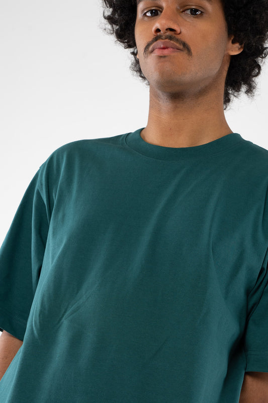 M-STTU788-Relaxed-Fit-Heavy-Weight-T-Shirt-aus-Bio-Baumwolle-Fair-Trade-Klamotten-CYNARI-Glazed-Green-Detail