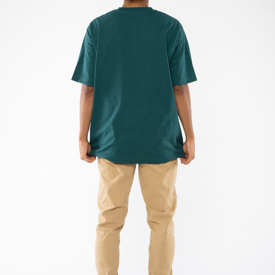 M-STTU788-Relaxed-Fit-Heavy-Weight-T-Shirt-aus-Bio-Baumwolle-Fair-Trade-Klamotten-CYNARI-Glazed-Green-Hinten