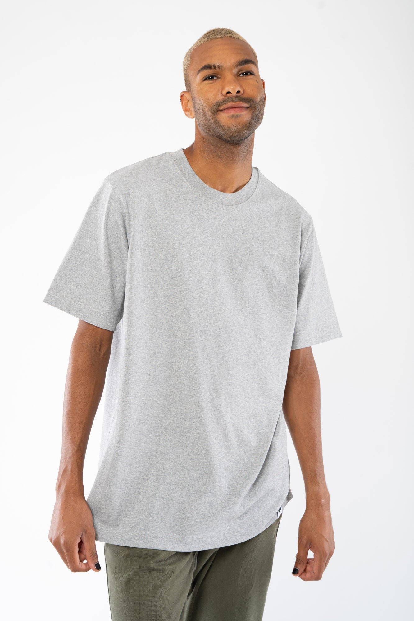 M-STTU788-Relaxed-Fit-Heavy-Weight-T-Shirt-aus-Bio-Baumwolle-Fair-Trade-Klamotten-CYNARI-Heather-Grey-Vorne2