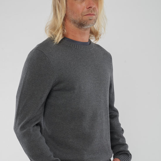 M-TCM2545-Highline-Cotton-Crew-Sweater-aus-Bio-Baumwolle-Naturmode-Online-Herren-ANTIOCHA-Dark-Grey-Heather-Vorne0yG3pcbUdobuQ