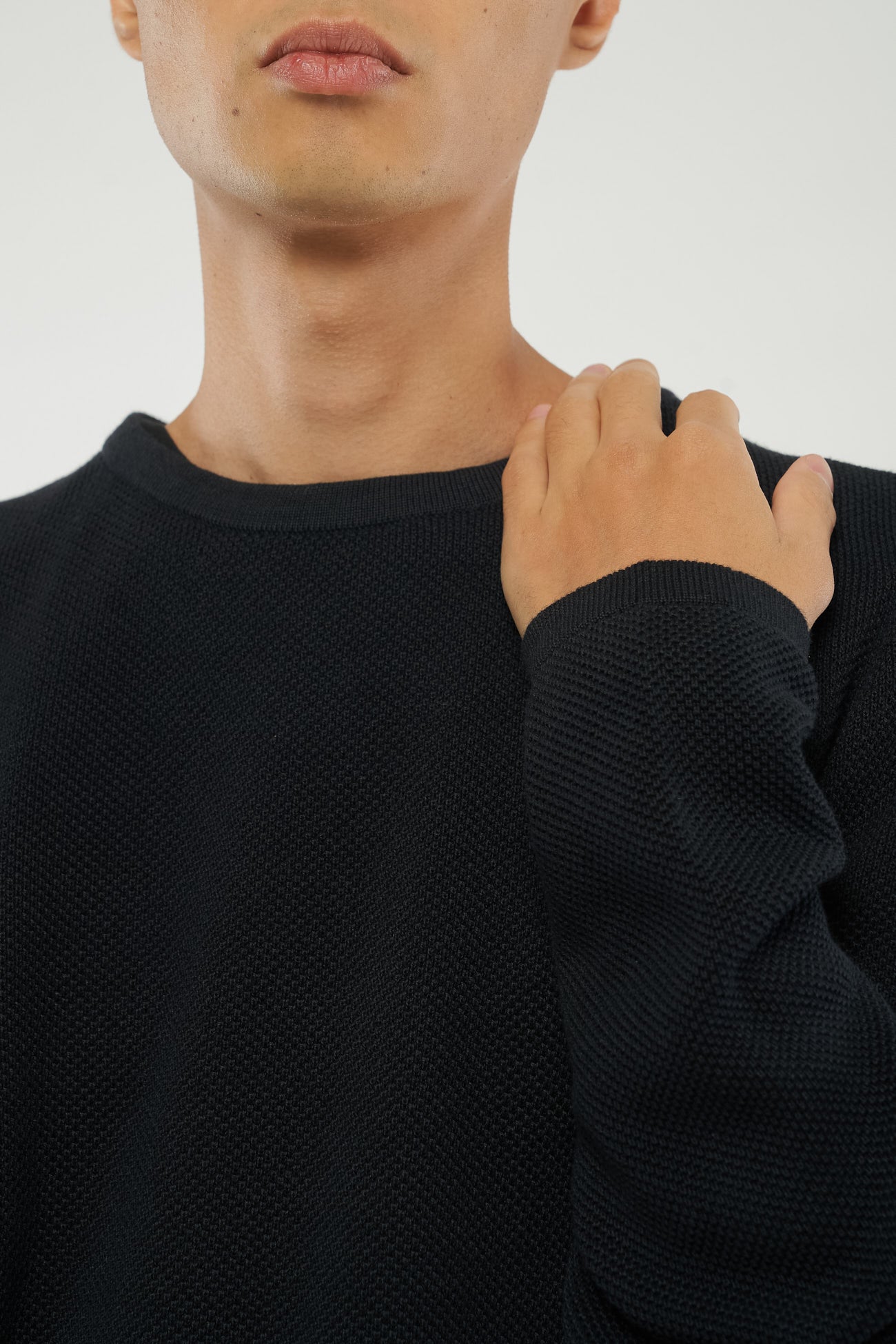 M-Yuva-Strickpullover-Bio-Baumwolle-Black-Detail