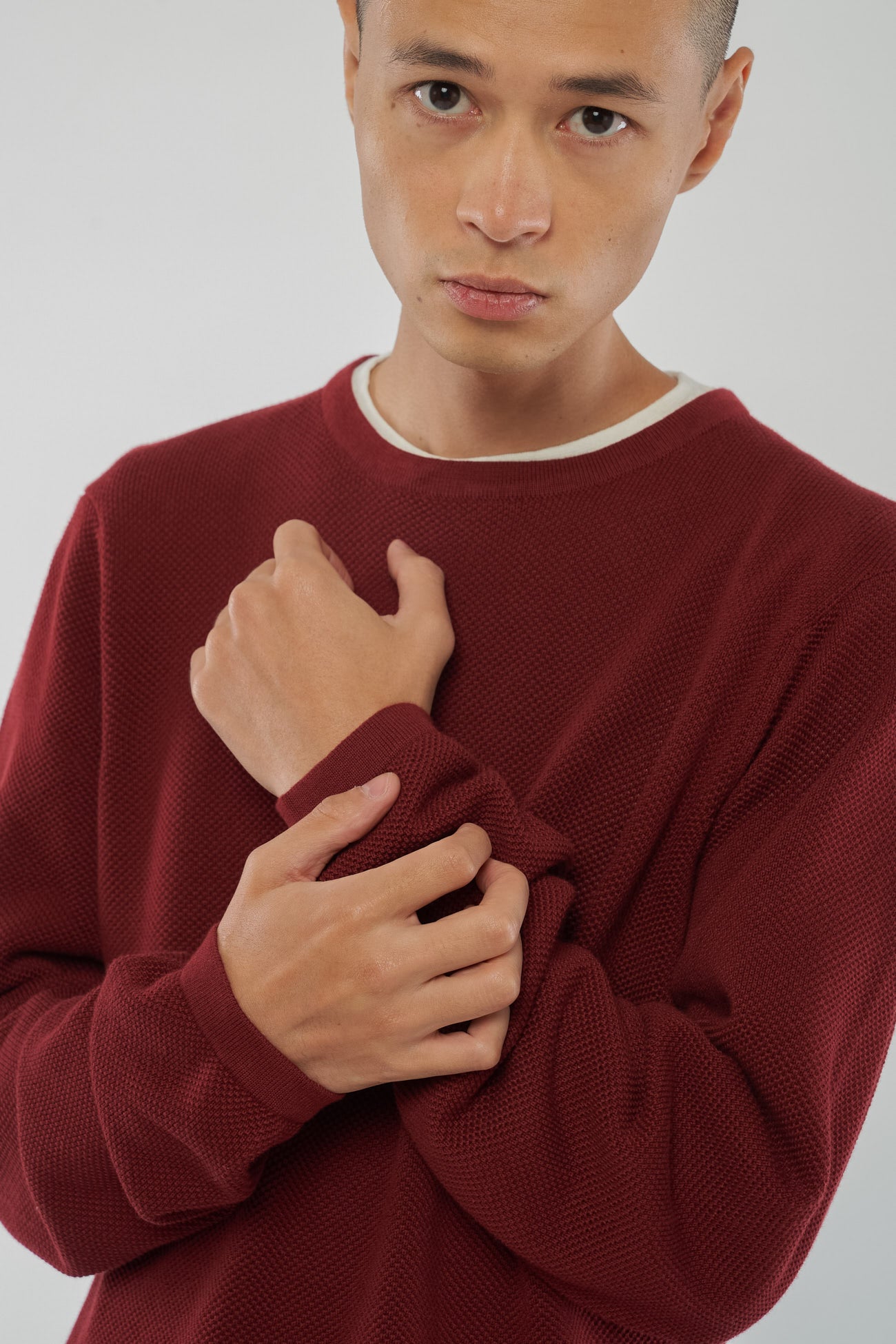 M-Yuva-Strickpullover-Bio-Baumwolle-Burgunderrot-Detail