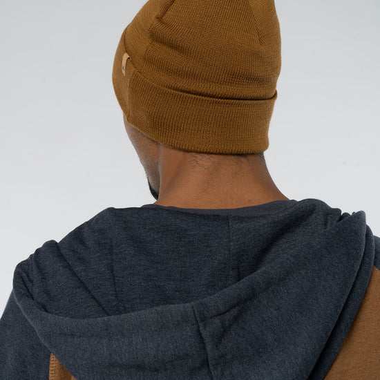 M-Zip-Hoodie-aus-Bio-Baumwolle-recyceltem-Polyester-Mode-Online-Shop-Rubber-Brown-Heather-Dark-Ocean-Blue-Heather-Detail-Hinten