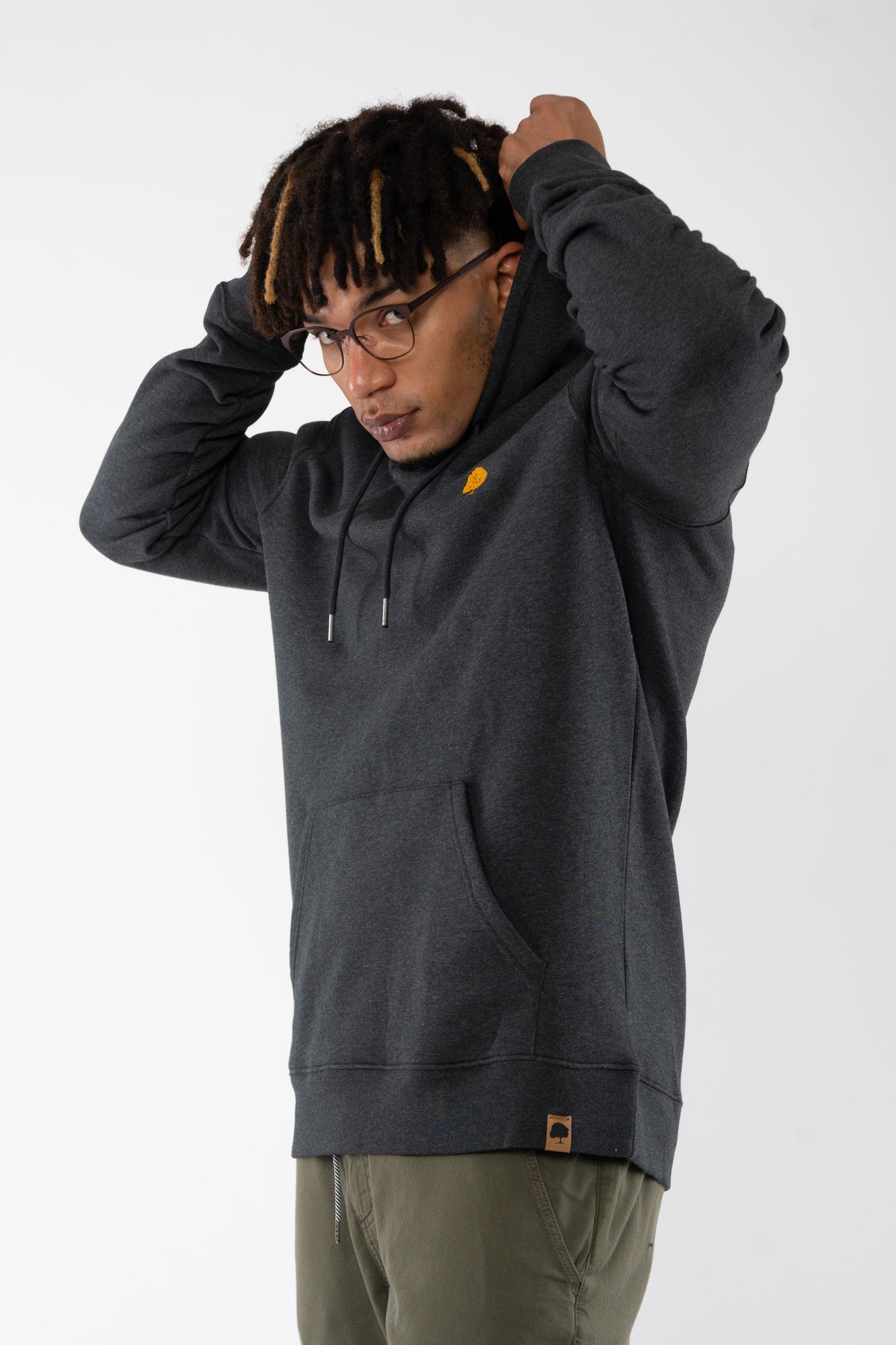 STSU822-standard-hoodie-aus-bio-baumwolle-oeko-fashion-Dark-heather-Grey-Vorne
