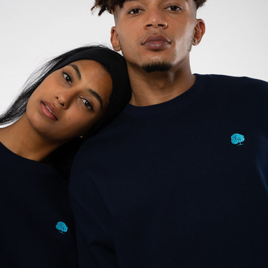 STSU857-boxy-sweatshirt-aus-bio-baumwolle-fair-produzierte-mode-unisex-French-Navy-front