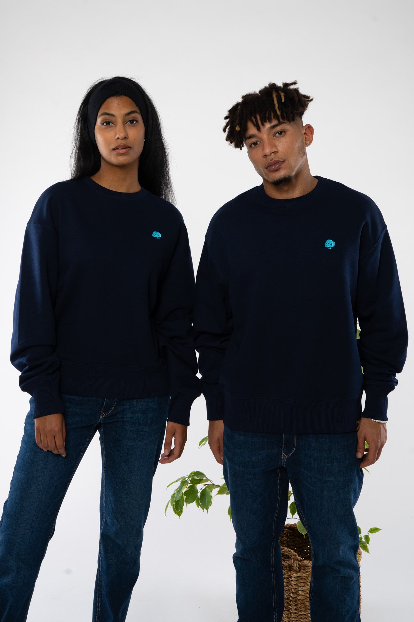 STSU857-boxy-sweatshirt-aus-bio-baumwolle-fair-produzierte-mode-unisex-French-Navy-full