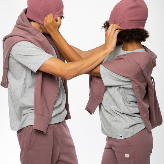 STTAU772-rib-beanie-aus-bio-baumwolle-recyceltes-polyester-organic-unisex-Hibiscus-Rose-Seite