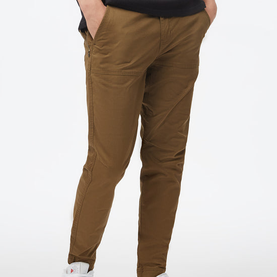 TCM2314-uniform-green-twill-everywhere-jogger-aus-bio-baumwolle-fair-produzierte-mode-herren-detail