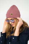 U-STAU772-Rib-Beanie-aus-Bio-Baumwolle-Recyceltes-Polyester-Organic-Kleidung-Unisex-VOYES-Hibiskus-Rose-Vorne