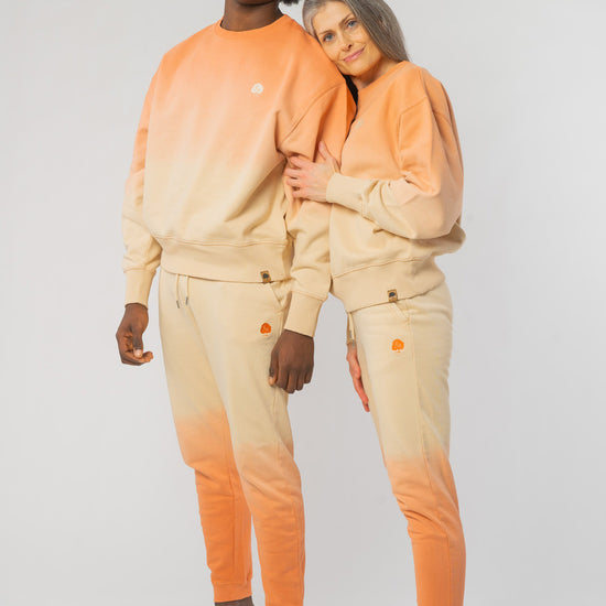 U-STBM570-Dip-Dye-Jogginghose-aus-Bio-Baumwolle-Bio-Mode-Online-Unisex-ZUHAL-Dip-Dye-MushroomBarley-Vorne3