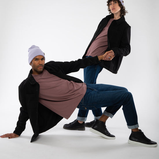 U-STJU845-Unisex-Overshirt-aus-Recyceltem-Polyester-Faire-Kleidung-Online-MERROK-Black-Vorne